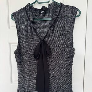 2/40$ - DKNY Black and White Camisole Top